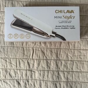 Lava Mini Styler White Hair Iron